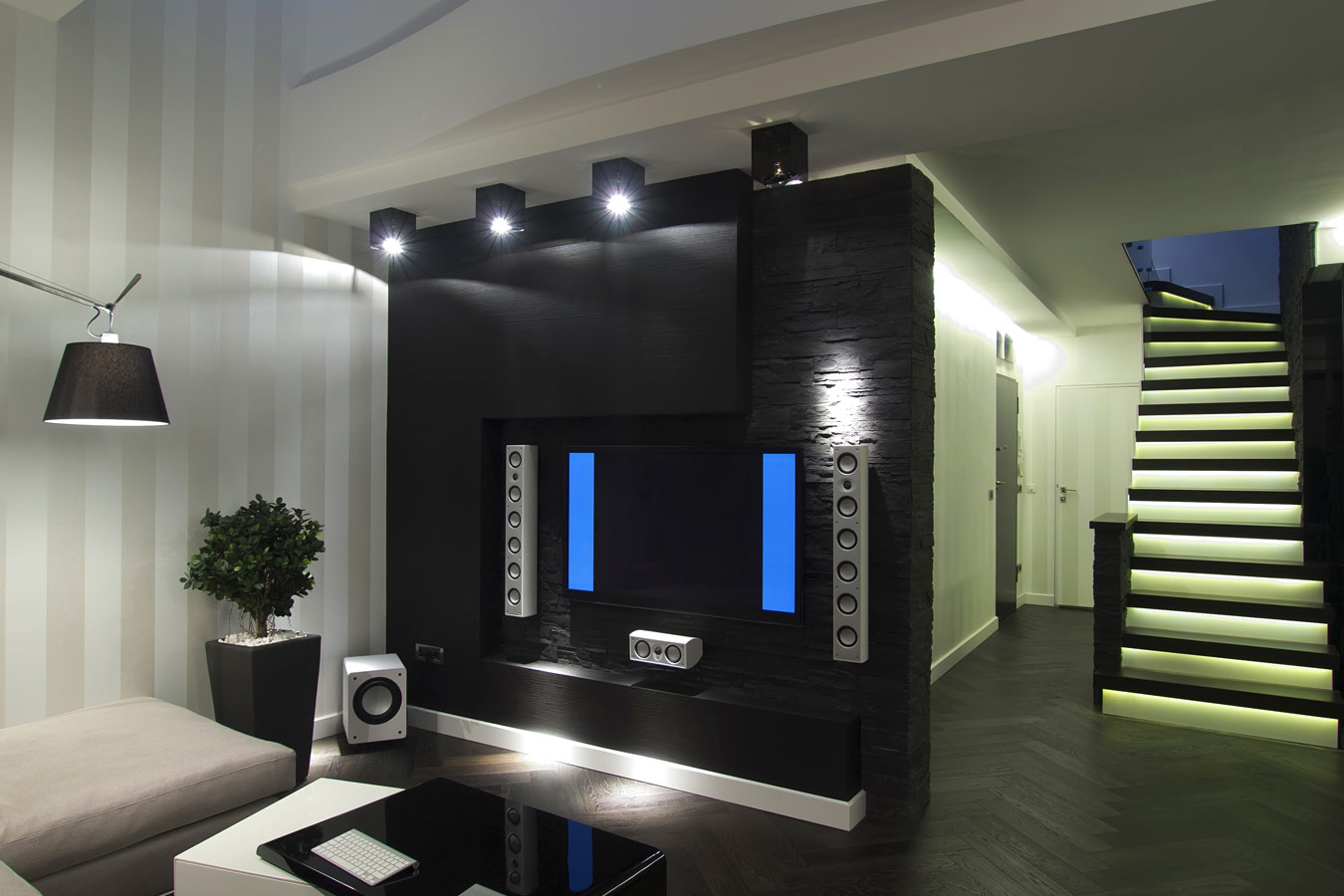 zwart tv-meubel op maat - home cinema