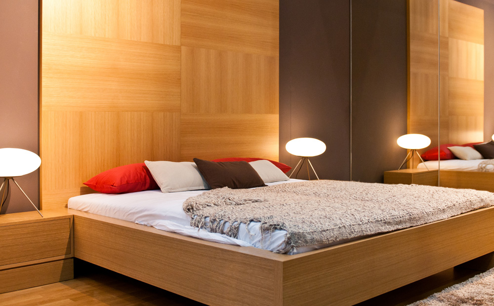 Modern bed in eik